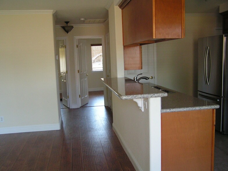 Building Photo - 2732 Wilson Ave