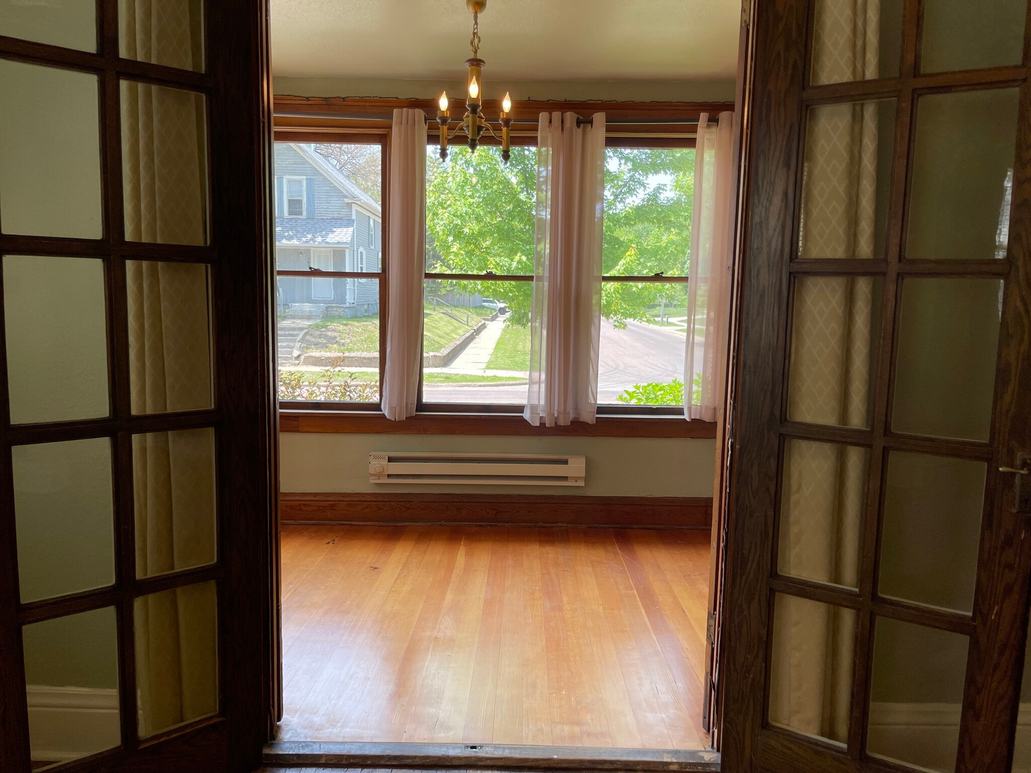 Heated sun room - 1310 S Phillips Ave