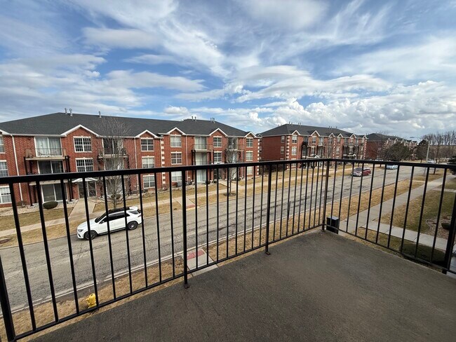 Building Photo - 16600 Liberty Cir