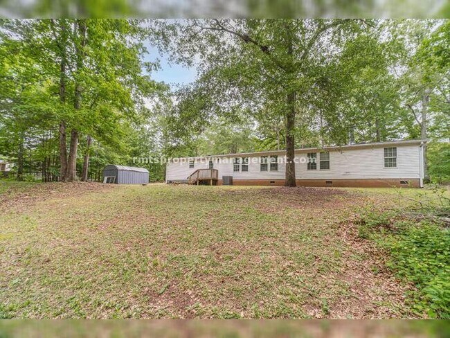 Building Photo - A COUNTRY DREAM! 4BR, 2BATH MANUFACTURED HOME, $1650./month