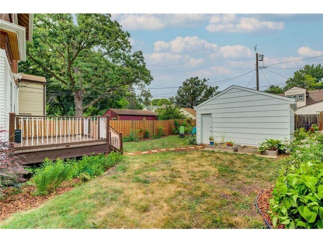 Building Photo - Gorgeous 6 Bedroom in Midway- June 2026 Mo...