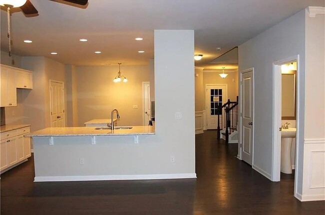 Building Photo - 5023 Garrett Ct