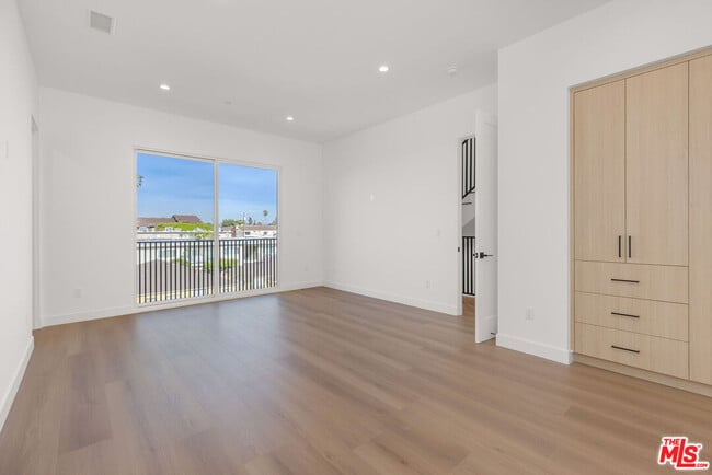 Building Photo - 3839 Wade St