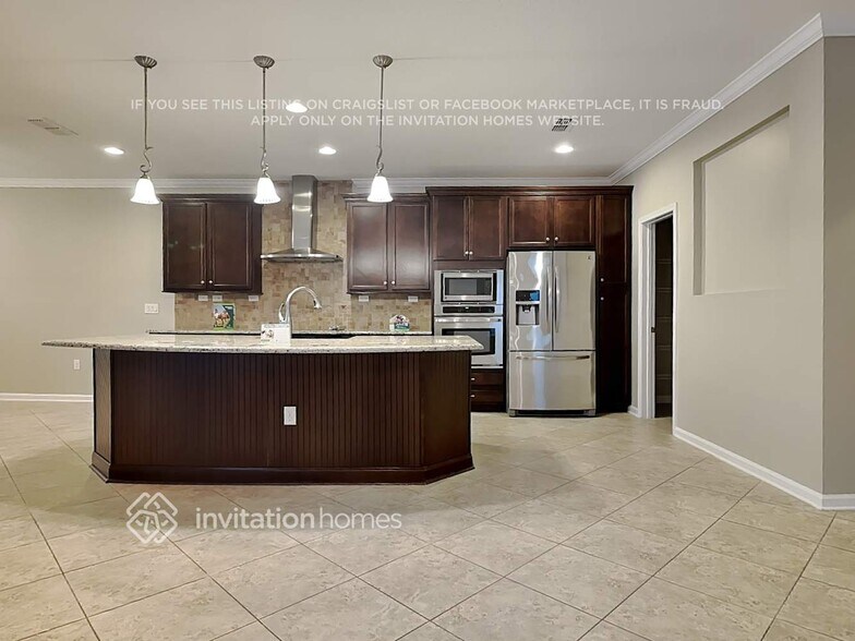 Building Photo - 15604 Spotted Saddle Cir