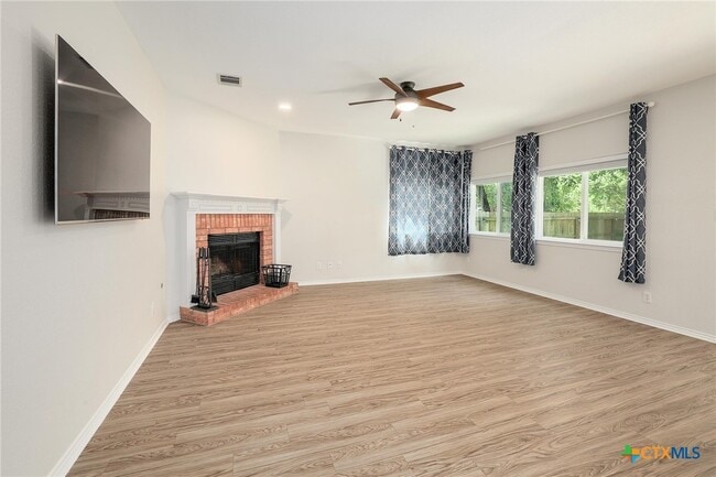 Building Photo - 703 Ivy Ct