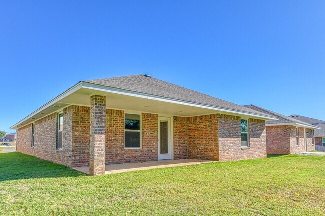Building Photo - New Construction!  Lawn care provided!