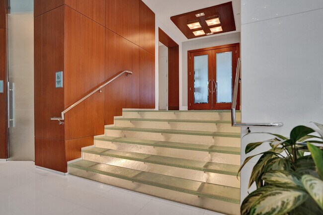 Building Photo - 2821 N Ocean Blvd