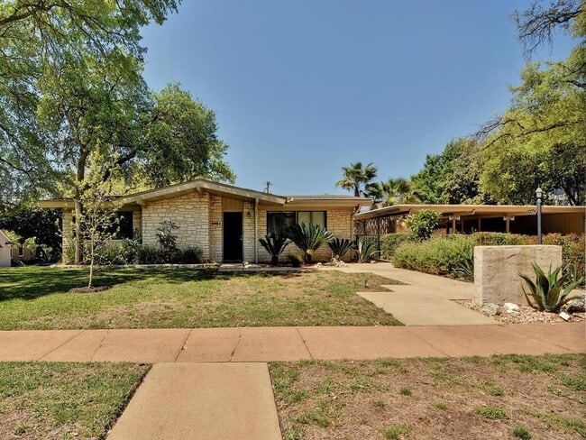 Primary Photo - 2402 Jarratt Ave