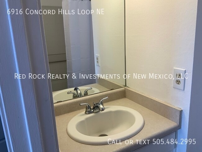 Building Photo - 6916 Concord Hills Loop NE