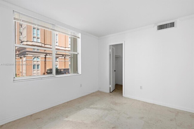 Building Photo - 625 Biltmore Way