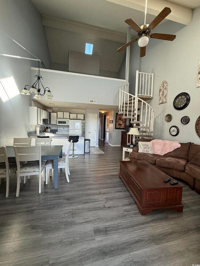 Building Photo - 1065 Plantation Dr W