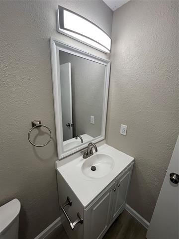 Building Photo - 1310 Whiteoak Dr