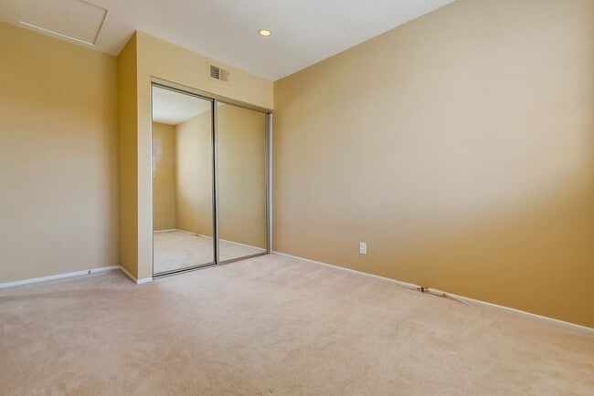 Building Photo - Lovely Home | Prime Westpark Location