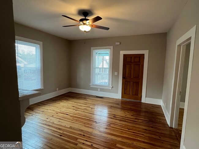 Building Photo - 14 Hazel St