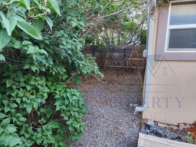 Building Photo - 1256 N 6th St