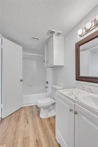 Building Photo - 6044 Stoneybrook Dr