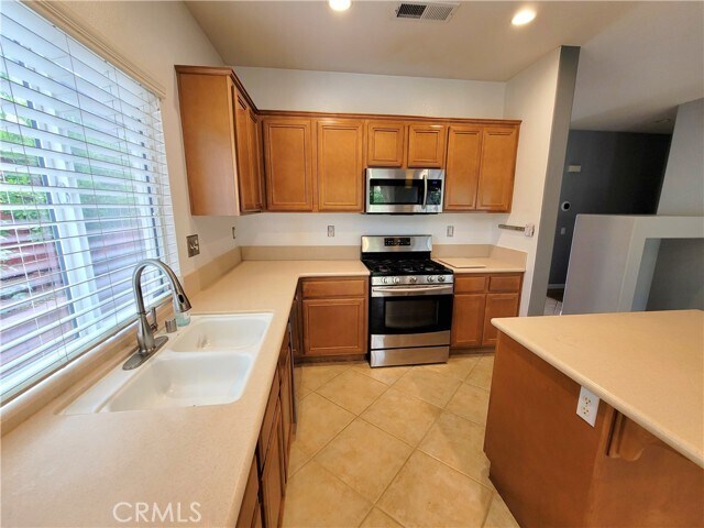 Building Photo - 1331 Silver Torch Dr