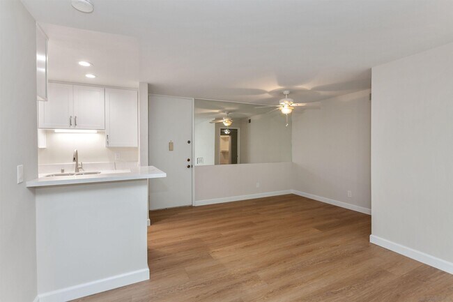 Building Photo - 6416 Friars Rd