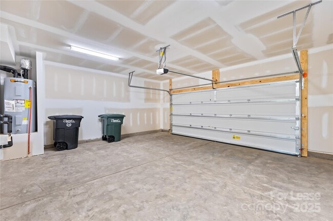 Building Photo - 744 Lock Haven Dr NW