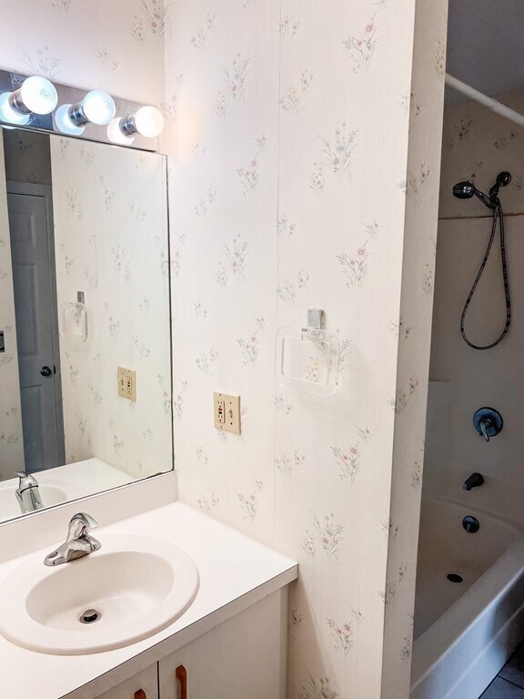 Building Photo - 68 N Washington St