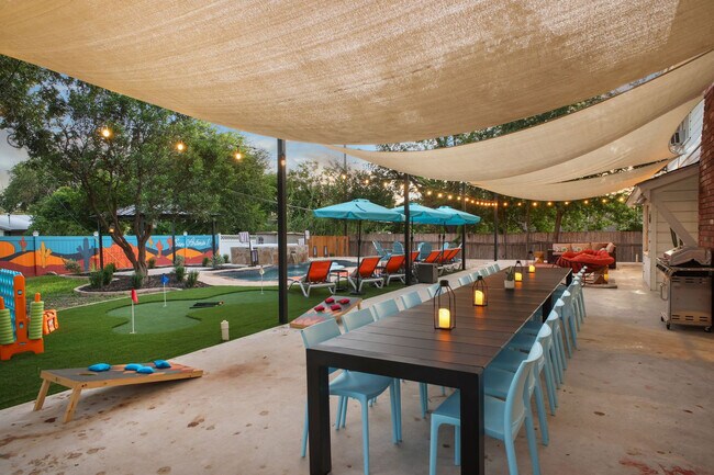 Building Photo - 5410 King Richard St