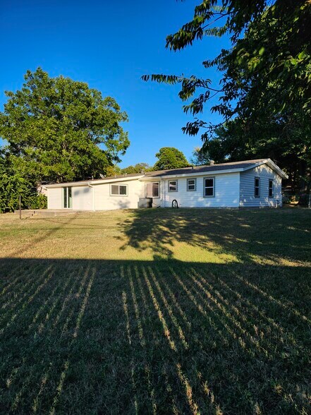 Backyard - 1602 Ravenwood Dr