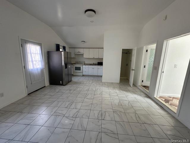 Building Photo - 10 Fenwood Dr