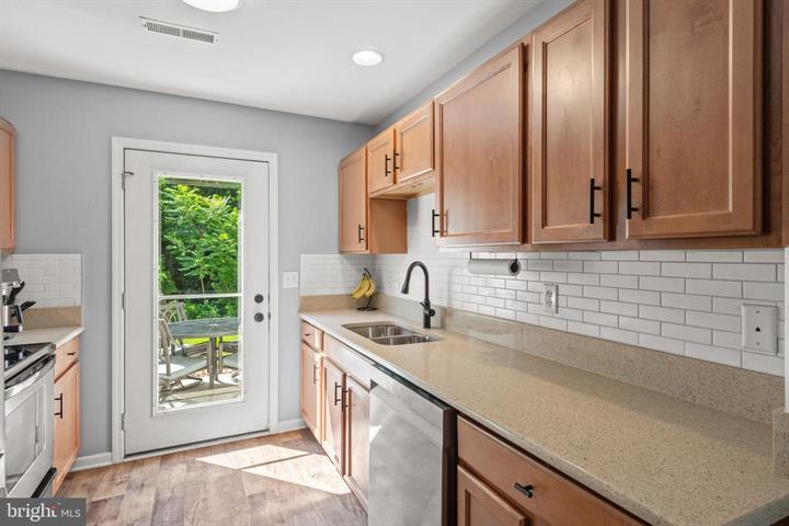 Building Photo - 121 Westpoint Dr