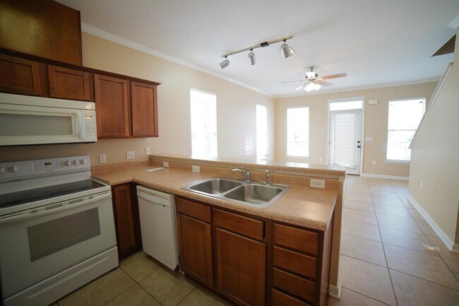 Building Photo - 2400 Fred Smith Rd