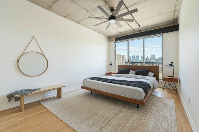 Building Photo - 6 S Laflin St