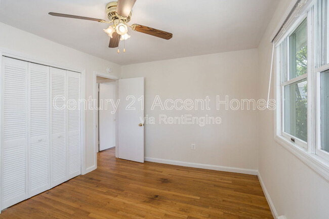 Building Photo - 5912 3rd St S