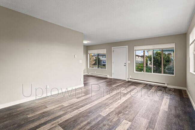 Building Photo - 4127 SE 28th Ave