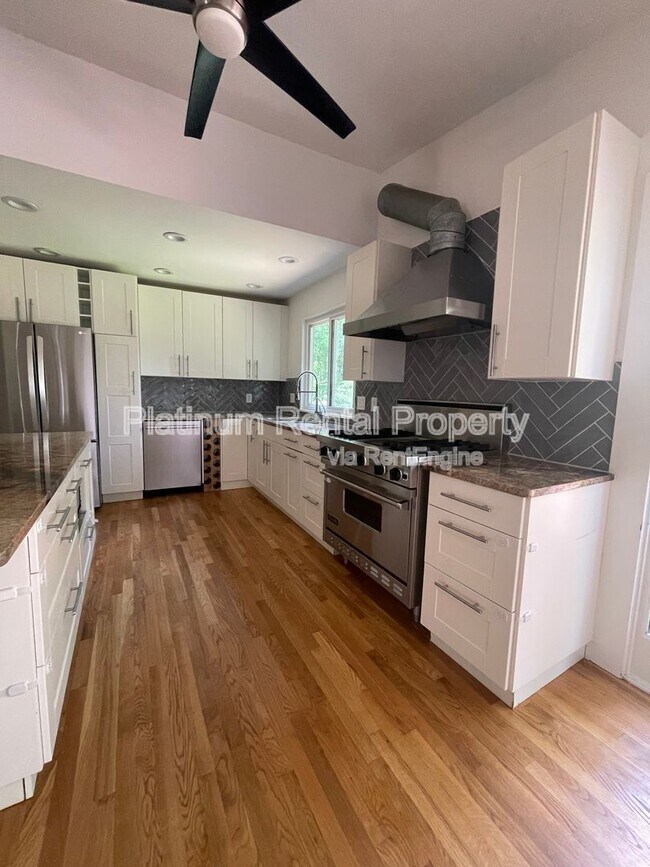 Building Photo - 3828 Donaldson Dr