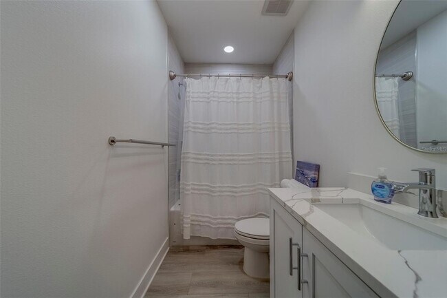 Building Photo - 400 150th Ave