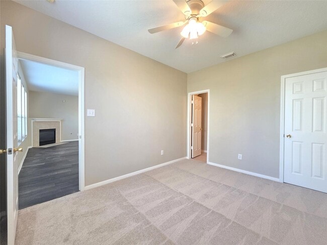 Building Photo - 12111 Carriage Oak Cir