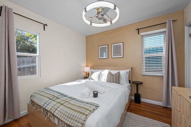 Building Photo - 2796 K St