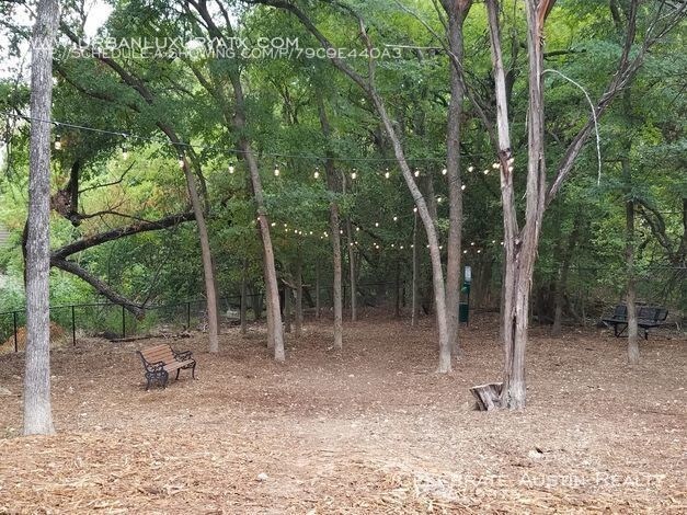 Building Photo - Hillside Creek