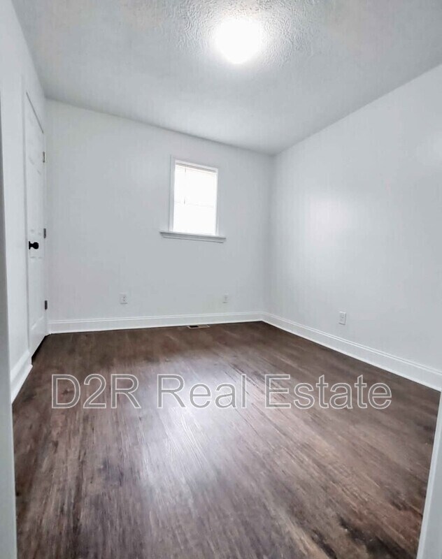 Building Photo - 7911 Southfield Dr