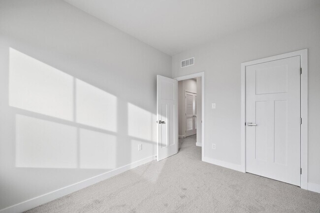 Building Photo - 22 Iron Horse Ln