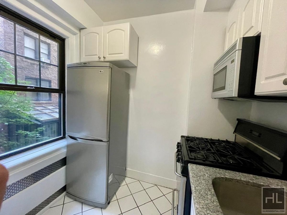 Building Photo - Christopher Street