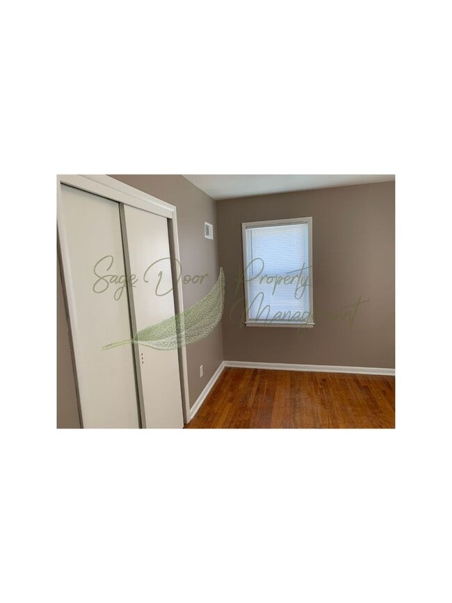 Building Photo - 2 STORY DUPLEX!!!
