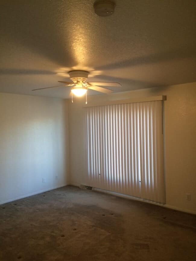Building Photo - 5541-5547 Christopher Ct