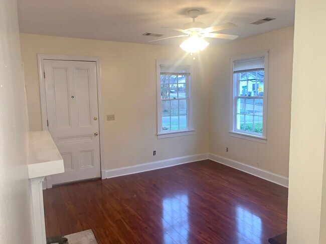 Building Photo - 405 N Madison St