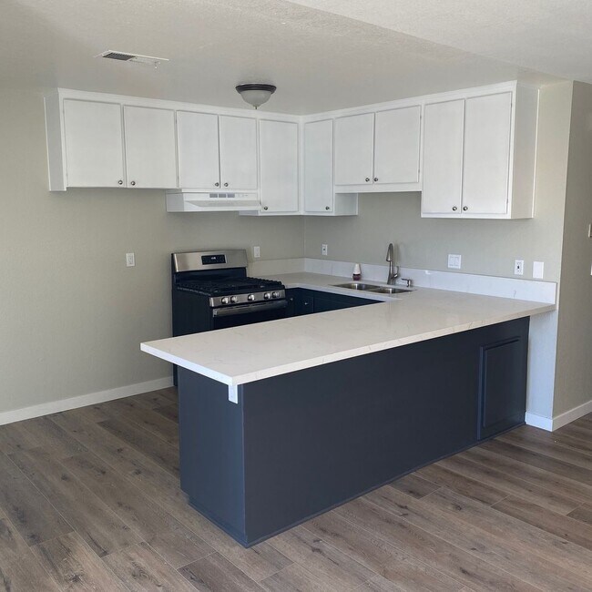 Building Photo - 21375 Bear Valley Rd