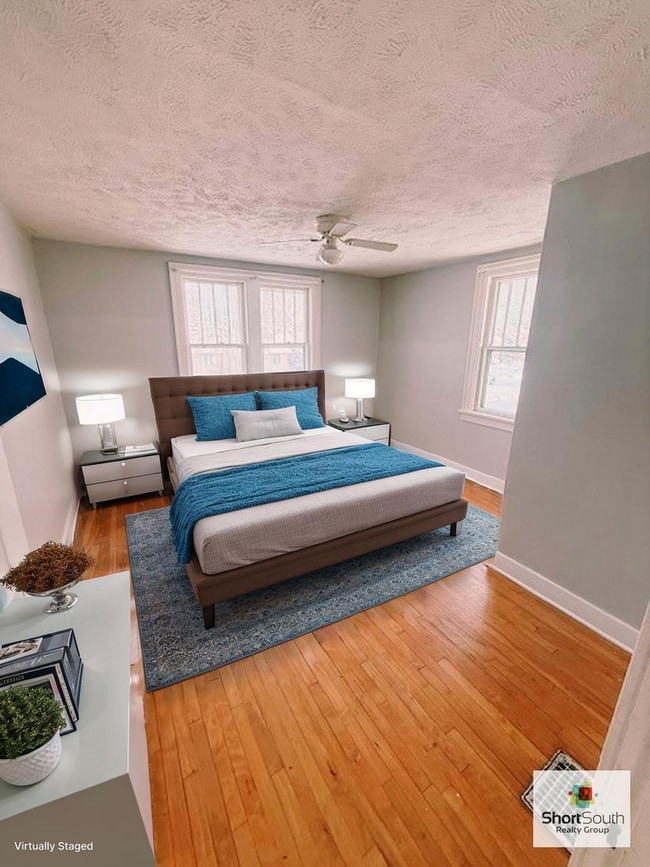 Building Photo - 3 bed 2 bath single family home with a detached 2 stall garage