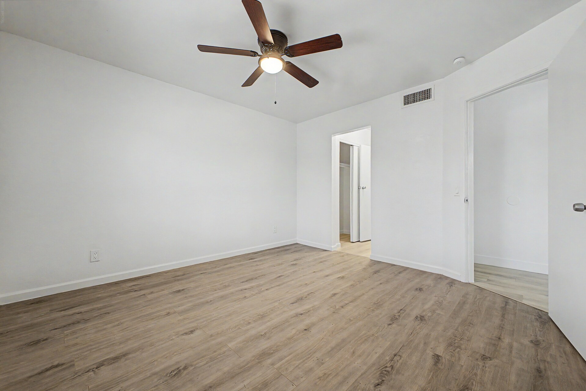 Building Photo - 2937 E Beck Ln