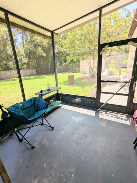 Building Photo - 5650 NW 219th Street Rd