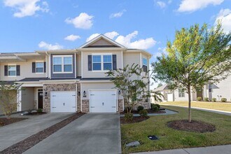 Building Photo - **Spacious 3/2.5 Townhome in Durham**