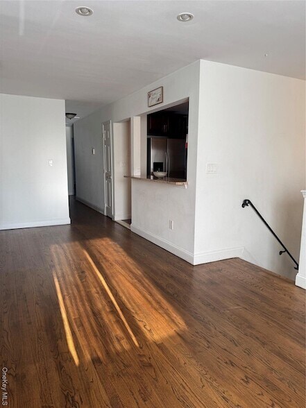 Building Photo - 156-49 76th St