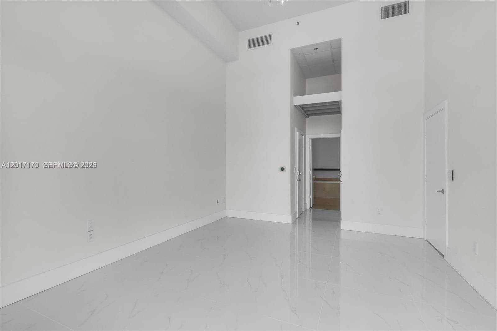 Building Photo - 495 Brickell Ave